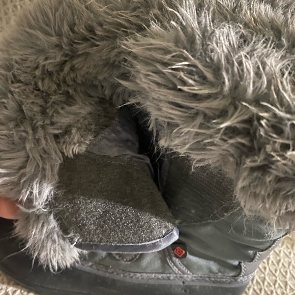 Dream Pairs Gray and Black Winter Boots - Picture 6 of 8